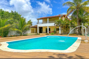 Casa com piscina em Itacimirim BA